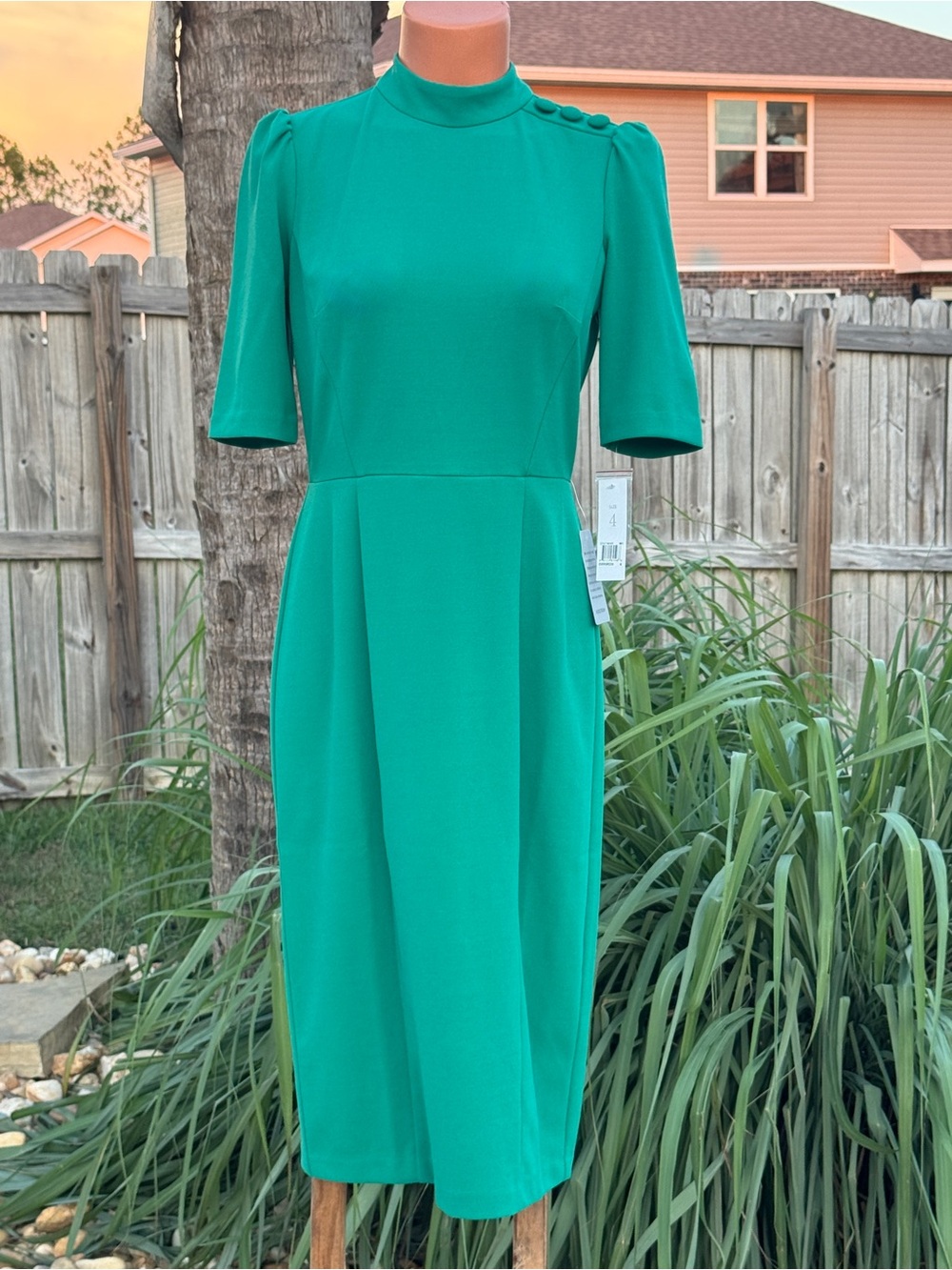 Donna Morgan Emerald Mock Neck Sheath Dress size 4